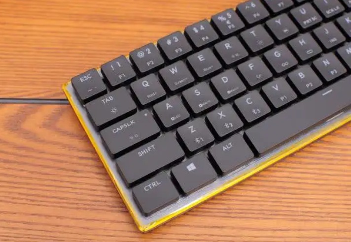 笔记本电脑键盘的功能介绍(电脑键盘的空格键，除了能输出空格外，居然还隐藏了这6个小功能)